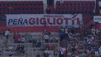 la bandera de river le trajo suerte: gigliotti hizo su primer gol en china la bandera de river le trajo suerte: gigliotti hizo su primer gol en china