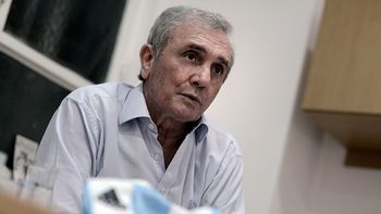 roberto perfumo, con pronostico reservado: se cayo de una escalera y esta grave roberto perfumo, con pronostico reservado: se cayo de una escalera y esta grave