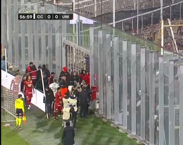Asesinaron a un hincha en las afueras de un estadio en Chile