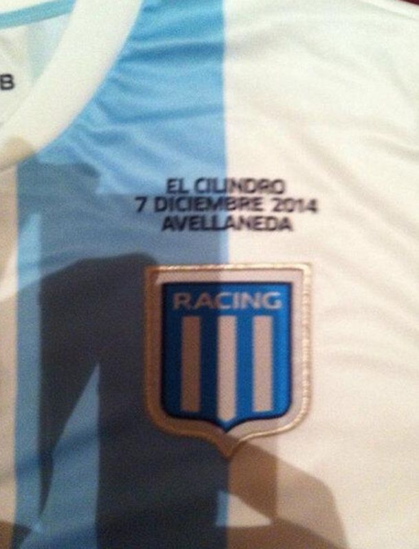 Desmienten que Racing ya tenga listas las camisetas del título