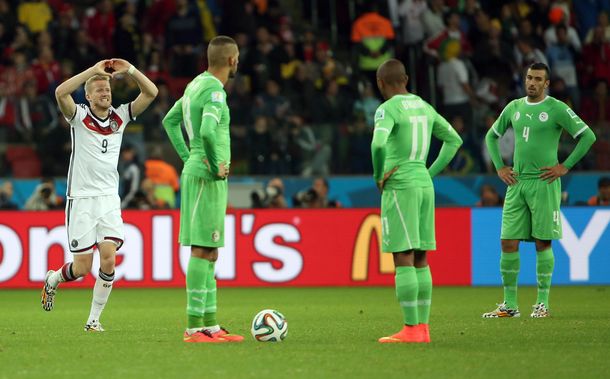 Alemania sufrió hasta el último minuto, pero se clasificó a cuartos de final