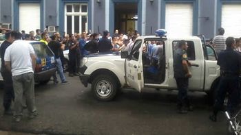 entre rios: consideran ilegitimo el acuerdo entre los policias y el gobernador entre rios: consideran ilegitimo el acuerdo entre los policias y el gobernador