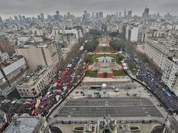 Las mejores fotos que dejó la jornada histórica por el aborto en el Senado