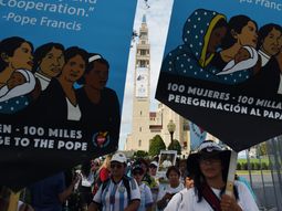 mujeres piden al papa ayuda para inmigrantes en ee.uu. mujeres piden al papa ayuda para inmigrantes en ee.uu.