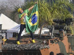 Ante seguidores cada vez más radicalizados, Bolsonaro amenazó a la Corte