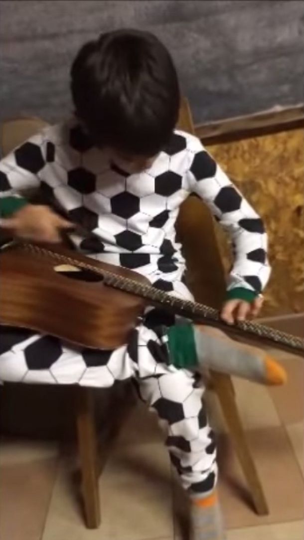 Un chico ciego tocando una canción de B.B. King es furor en Internet