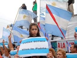 Los asambleístas cuestionan el bloqueo del gobierno uruguayo