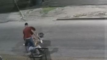 feroz crimen en claypole: mataron de 5 punaladas a un hombre para robarle la billetera feroz crimen en claypole: mataron de 5 punaladas a un hombre para robarle la billetera