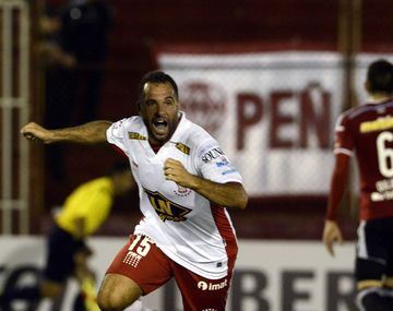 Huracán venció a Caracas en el debut en la Copa