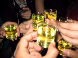 un hombre debera hacer trabajo comunitario por premiar a los que bebian mas alcohol un hombre debera hacer trabajo comunitario por premiar a los que bebian mas alcohol