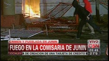 tras el crimen de una joven, pueblada y violencia en junin tras el crimen de una joven, pueblada y violencia en junin