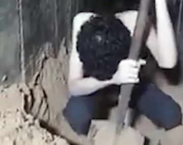 Cruel video publicado de Hamás sobre un rehén israelí: Cavo mi propia tumba