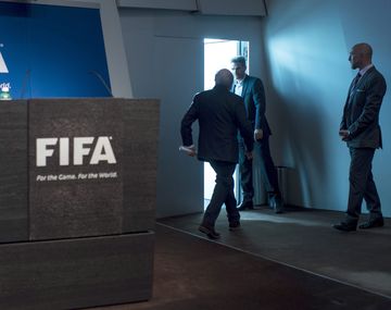 Sorpresa: Blatter renunció a la FIFA y llamó a nuevas elecciones