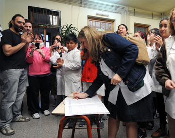 La Ciudad acatará el fallo y reincorporará a los docentes