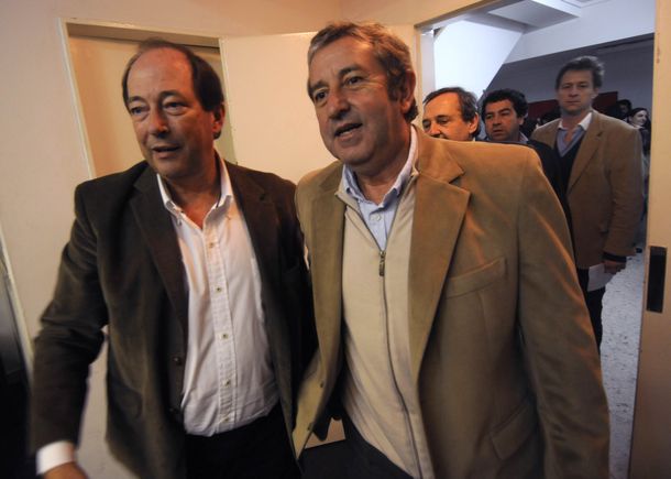 Cobos calificó de inoportuna la salida de Sanz de Cambiemos