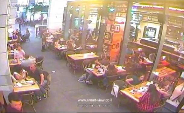 VIDEO: Así fue el ataque terrorista en un bar de Tel Aviv