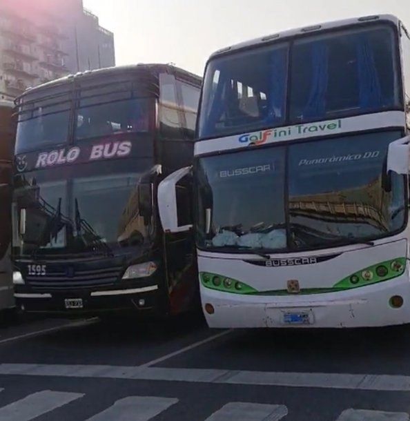 Protesta de choferes de micros: ahora cortan la Nueve de Julio
