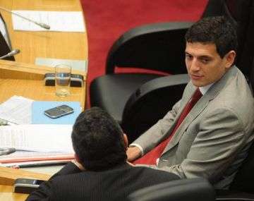 Escándalo: filtran el video de un legislador tomando cocaína