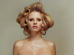 Lara Stone, una delicatessen