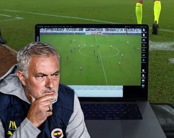 La curiosa protesta de Mourinho por un gol anulado al Fenerbahce