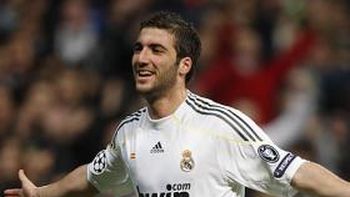 higuain, cada vez mas lejos de ser companero de tevez higuain, cada vez mas lejos de ser companero de tevez