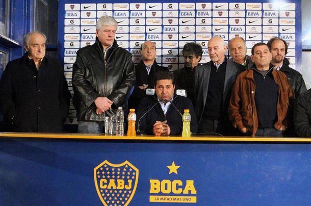 Angelici: Bianchi había pedido trabajar hasta el domingo para irse si perdía