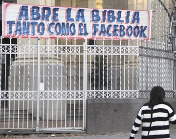 ¿Y ahora qué van a poner? Robaron la iglesia de los pasacalles en Rosario