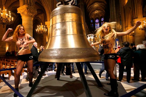 El video de feministas en topless contra el Papa