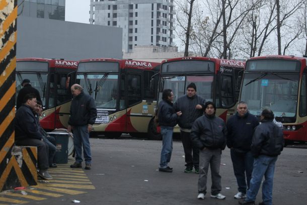 Sigue sin funcionar la línea 60 de colectivos