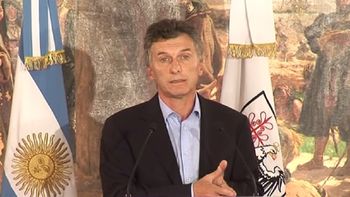 macri: que aerolineas sea privada o publica no le cambia la vida a la gente macri: que aerolineas sea privada o publica no le cambia la vida a la gente