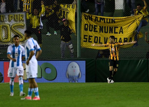 Racing sufrió pero se lo dio vuelta a Mitre de Santiago del Estero