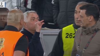 mourinho la pico en el clasico y provoco a lucho gonzalez tras ver la roja mourinho la pico en el clasico y provoco a lucho gonzalez tras ver la roja