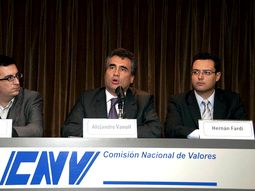 Estudian planes de inversión en pesos para la clase media