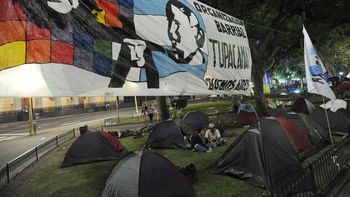 militantes acampan en plaza de mayo por la liberacion de milagro sala militantes acampan en plaza de mayo por la liberacion de milagro sala