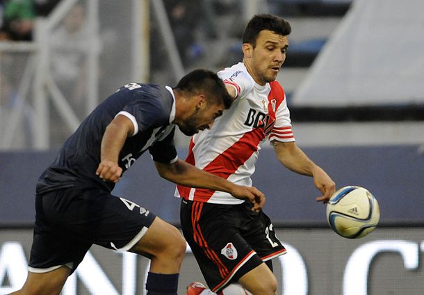 Con la vuelta de Alario, River le ganó a Vélez en el José Amalfitani