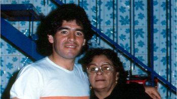 maradona recordo a dona tota en el dia de su cumpleanos maradona recordo a dona tota en el dia de su cumpleanos