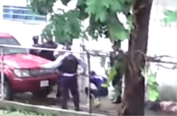 Un video muestra un presunto asesinato a sangre fría por policías en Venezuela