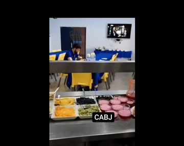 ¿Orsini no tiene amigos en Boca? Los memes por su soledad