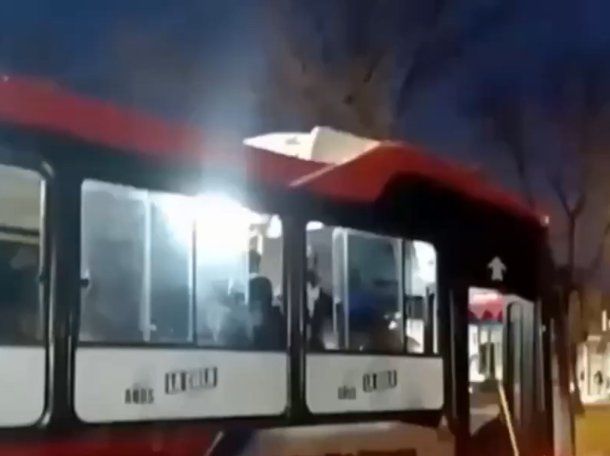 Pasajeros de un colectivo casi linchan a un hombre tras acusarlo de acosar a una nena