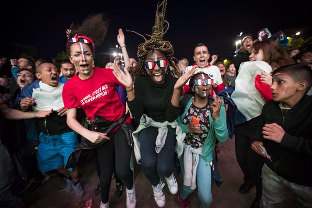 Eurocopa: colorido festejo de Francia tras el agónico triunfo ante Albania