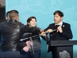 Axel Kicillof recibió a la mujer que irrumpió durante un acto en Brandsen