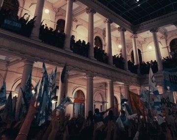 Estudiantes tomaron el rectorado de la Universidad de La Plata. 