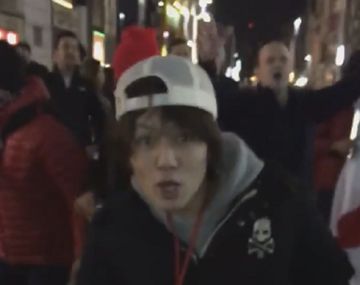 Los hinchas de River contagian su pasión: mirá a este japonés enajenado