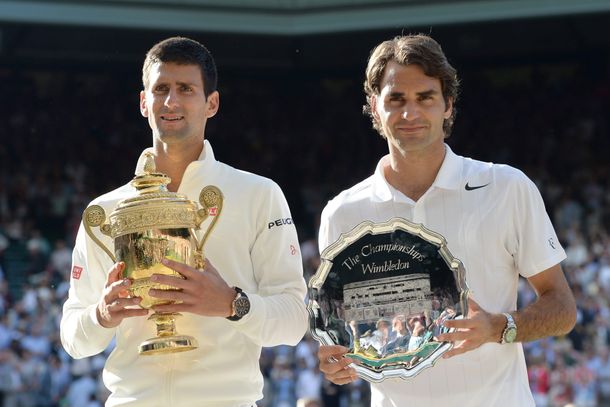 Novak Djokovic le ganó a Roger Federer en una final épica en el césped inglés