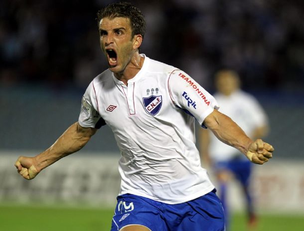 River va a la carga por el cuarto refuerzo: el delantero Iván Alonso