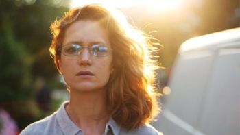 Con un clima hostil y cargada de dramatismo, esta serie de ocho episodios es una de las sensaciones de Netflix. Con un clima hostil y cargada de dramatismo, esta serie de ocho episodios es una de las sensaciones de Netflix.