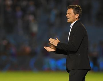 El entrenador, muy disconforme con la labor de su equipo