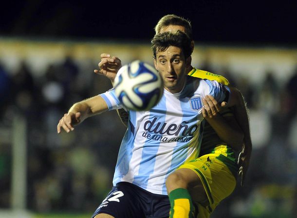 Racing arrancó con el pie derecho y venció al debutante Defensa y Justicia