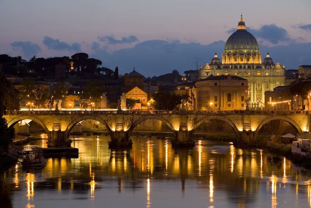 El Vaticano compra una residencia al lado del sauna gay más grande de Europa