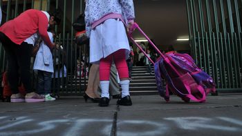 las clases comienzan este lunes en la ciudad y en 16 provincias las clases comienzan este lunes en la ciudad y en 16 provincias